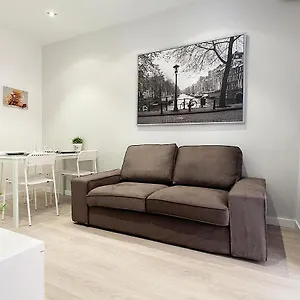 Apartamento Mab2 - Mab2 - At Street Level With Private Terrace, Barcelona